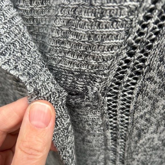 Lululemon Breeze Easy Wrap, size M - Picture 8 of 12